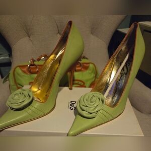 Vintage D&G Light Green Pointed-Toe Stiletto Pumps with Rose Appliqués